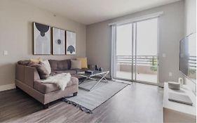 Modern Lux 2 Bedroom In The Heart Of Santa Monica!